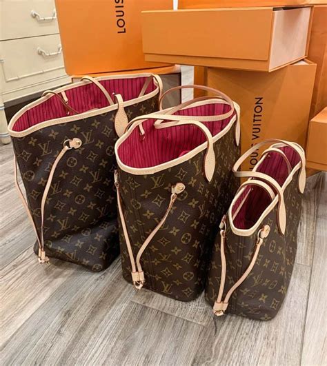 louis vuitton mm neverfull size